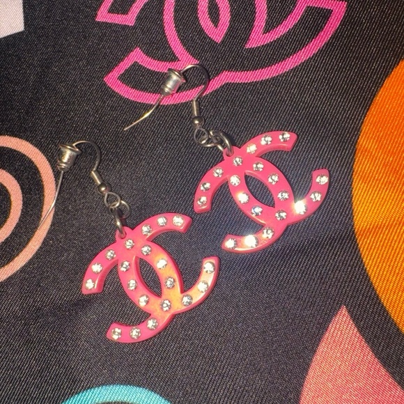 Chanel CC Pink Logo Earrings with Crystals - Picture 1 of 6
